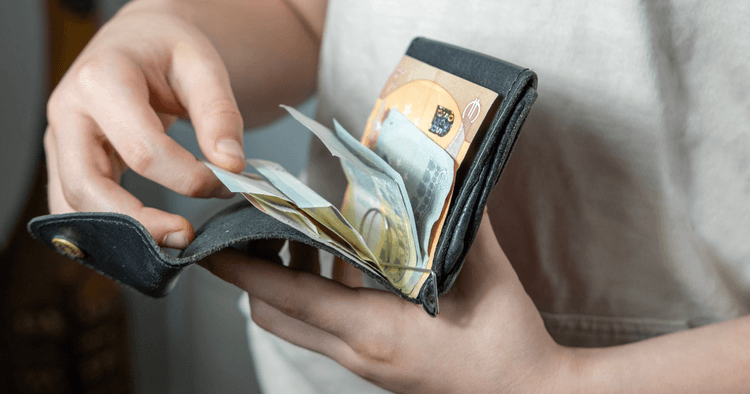 Dutch households should stockpile 3 days’ worth of emergency cash, say banks